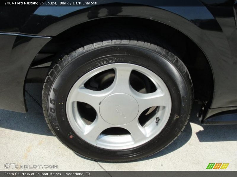 Black / Dark Charcoal 2004 Ford Mustang V6 Coupe
