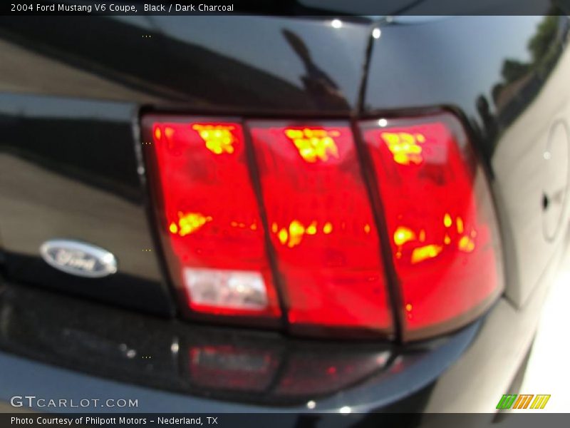 Black / Dark Charcoal 2004 Ford Mustang V6 Coupe