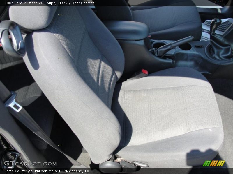 Black / Dark Charcoal 2004 Ford Mustang V6 Coupe