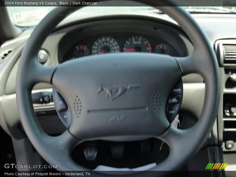 Black / Dark Charcoal 2004 Ford Mustang V6 Coupe