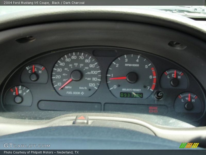 Black / Dark Charcoal 2004 Ford Mustang V6 Coupe