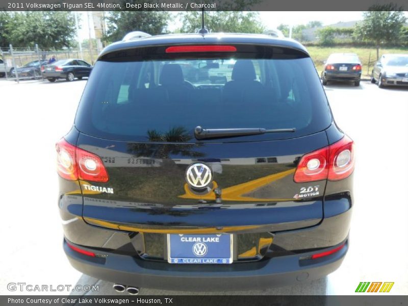 Deep Black Metallic / Charcoal 2011 Volkswagen Tiguan SEL 4Motion