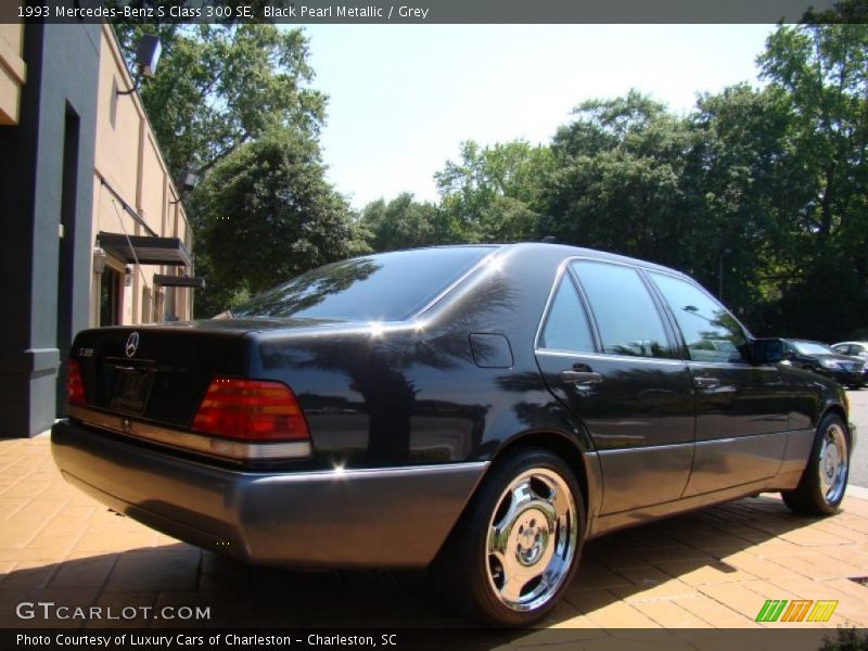 Black Pearl Metallic / Grey 1993 Mercedes-Benz S Class 300 SE