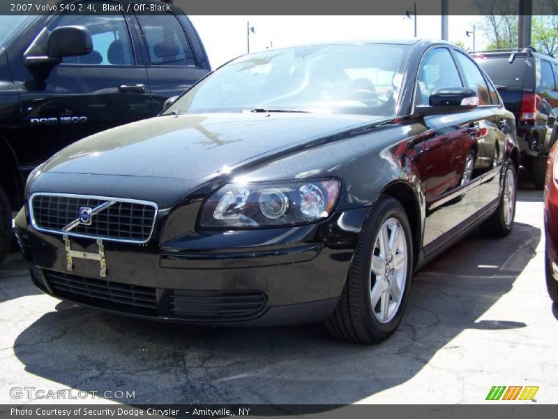 Black / Off-Black 2007 Volvo S40 2.4i