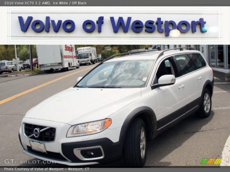 Ice White / Off Black 2010 Volvo XC70 3.2 AWD