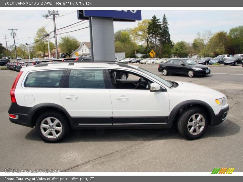 Ice White / Off Black 2010 Volvo XC70 3.2 AWD