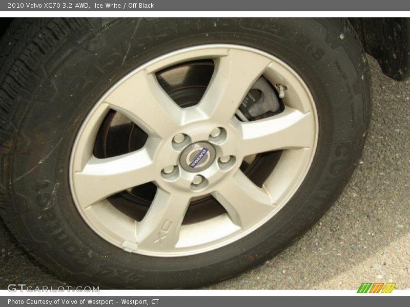 Ice White / Off Black 2010 Volvo XC70 3.2 AWD