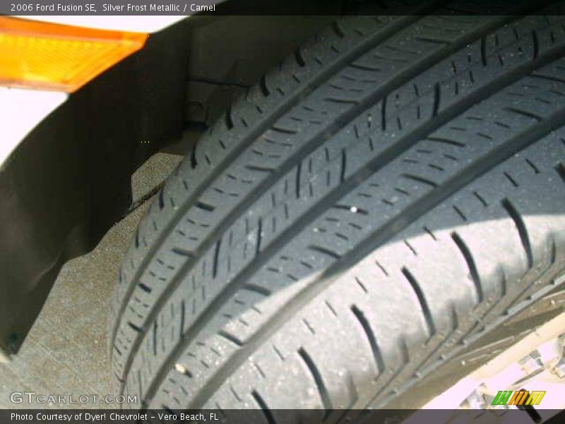 Silver Frost Metallic / Camel 2006 Ford Fusion SE