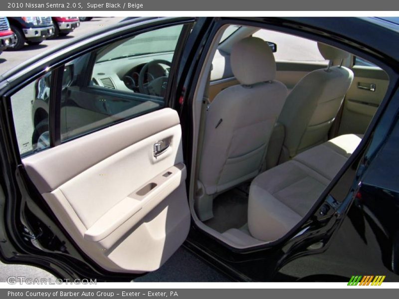 Super Black / Beige 2010 Nissan Sentra 2.0 S