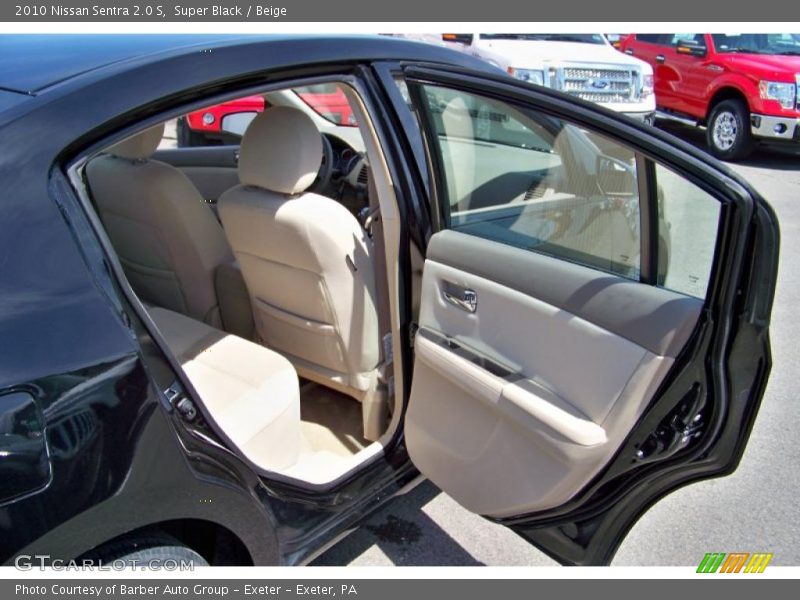 Super Black / Beige 2010 Nissan Sentra 2.0 S