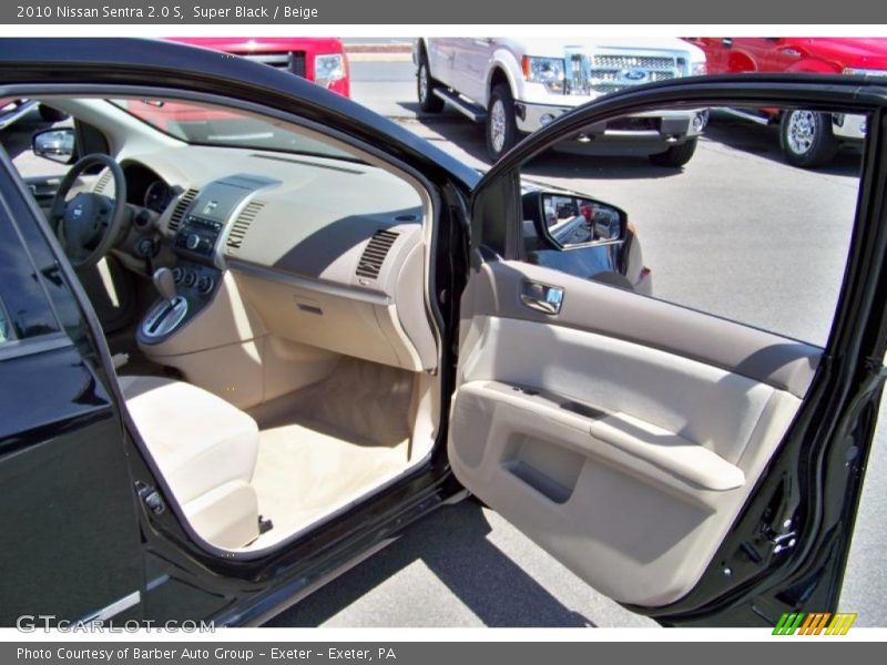 Super Black / Beige 2010 Nissan Sentra 2.0 S
