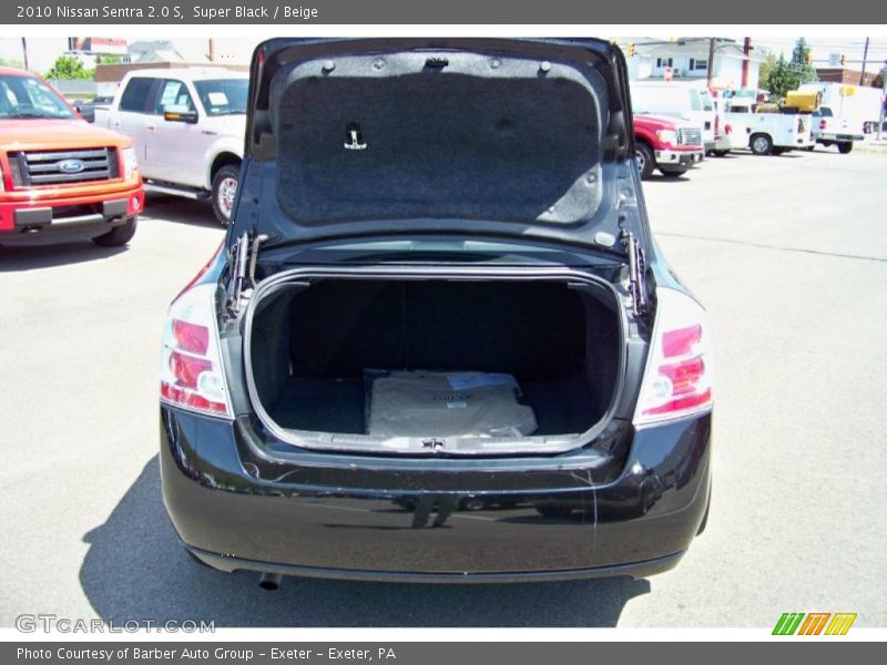 Super Black / Beige 2010 Nissan Sentra 2.0 S