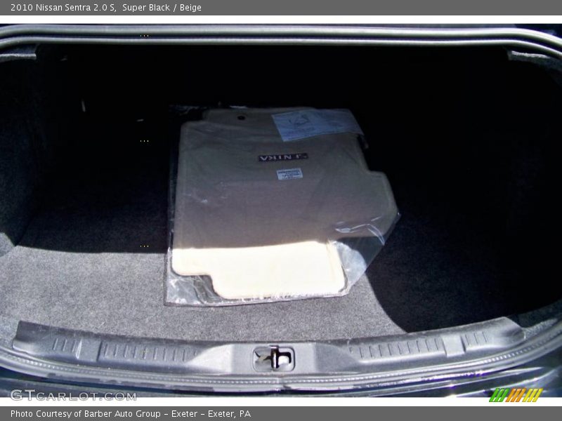 Super Black / Beige 2010 Nissan Sentra 2.0 S
