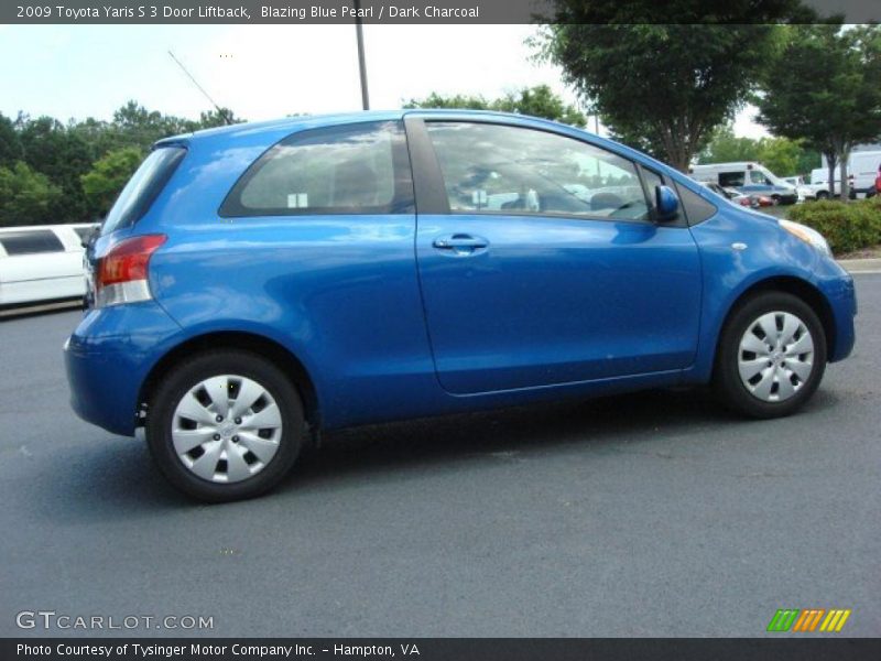 Blazing Blue Pearl / Dark Charcoal 2009 Toyota Yaris S 3 Door Liftback