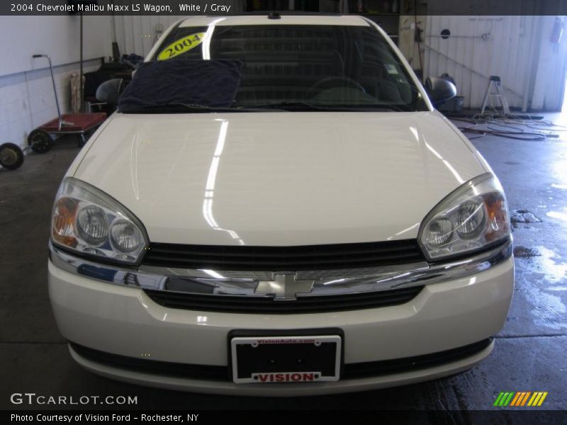 White / Gray 2004 Chevrolet Malibu Maxx LS Wagon
