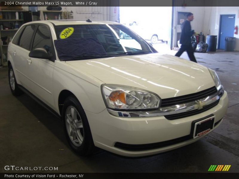 White / Gray 2004 Chevrolet Malibu Maxx LS Wagon