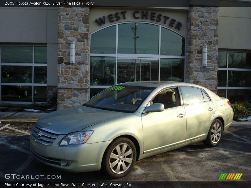 Silver Pine Mica / Ivory 2005 Toyota Avalon XLS
