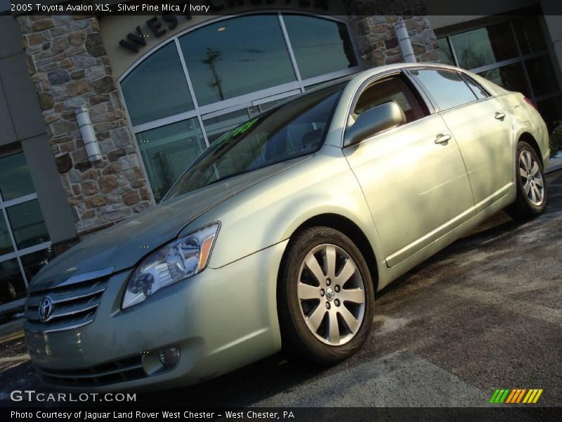 Silver Pine Mica / Ivory 2005 Toyota Avalon XLS
