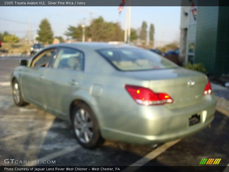 Silver Pine Mica / Ivory 2005 Toyota Avalon XLS