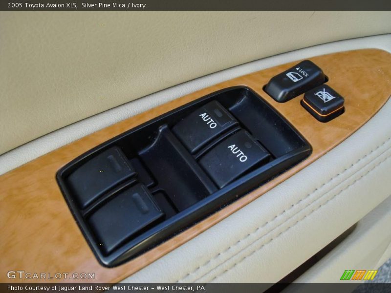 Silver Pine Mica / Ivory 2005 Toyota Avalon XLS