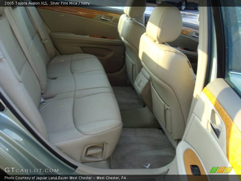 Silver Pine Mica / Ivory 2005 Toyota Avalon XLS