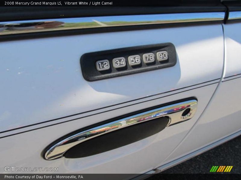 Vibrant White / Light Camel 2008 Mercury Grand Marquis LS