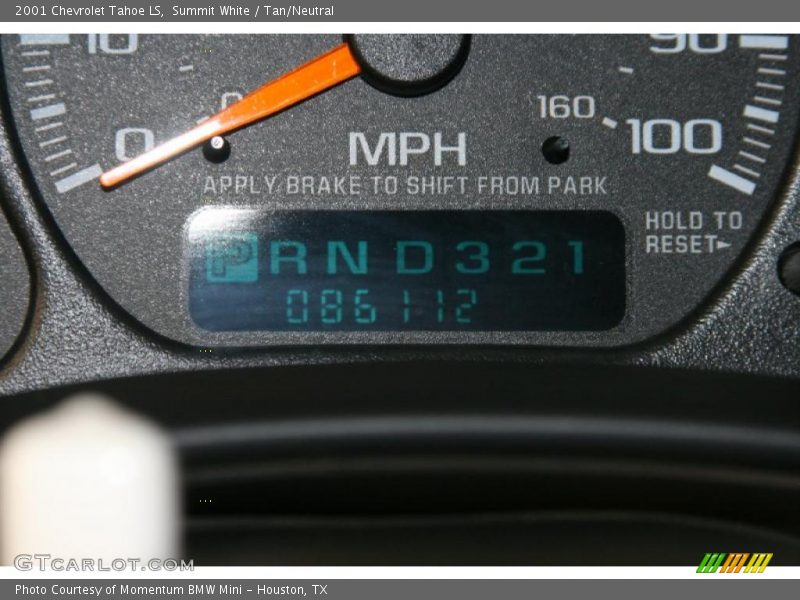 Summit White / Tan/Neutral 2001 Chevrolet Tahoe LS