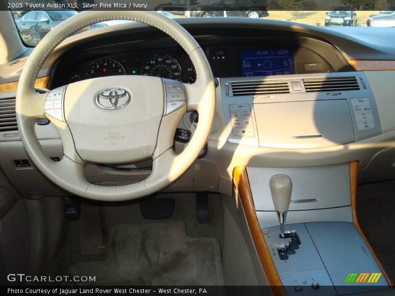 Silver Pine Mica / Ivory 2005 Toyota Avalon XLS
