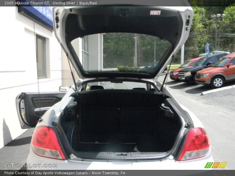 Sterling Silver / Black/Red 2005 Hyundai Tiburon GT