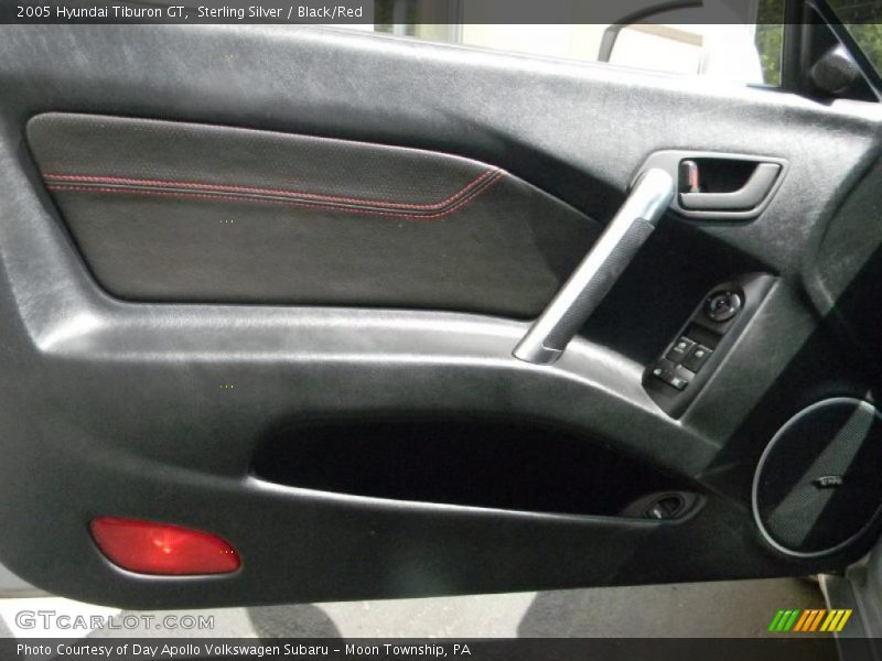 Sterling Silver / Black/Red 2005 Hyundai Tiburon GT