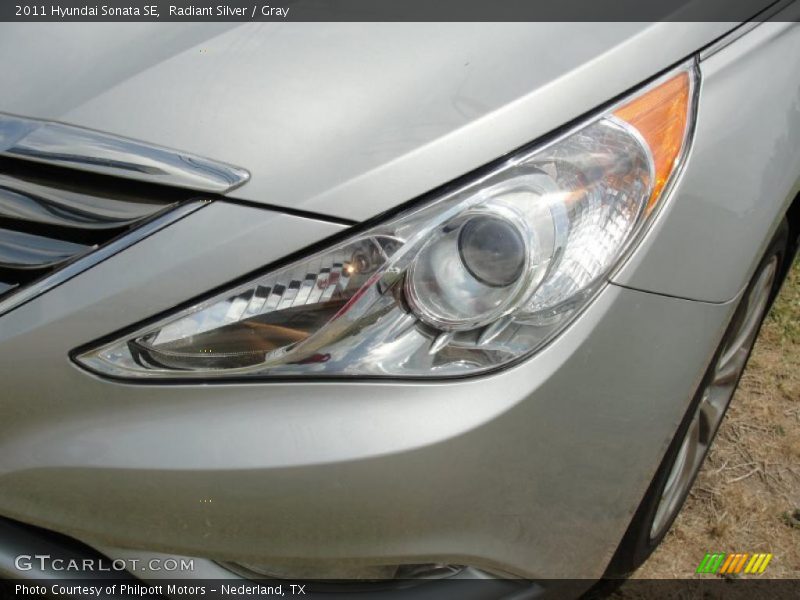 Radiant Silver / Gray 2011 Hyundai Sonata SE