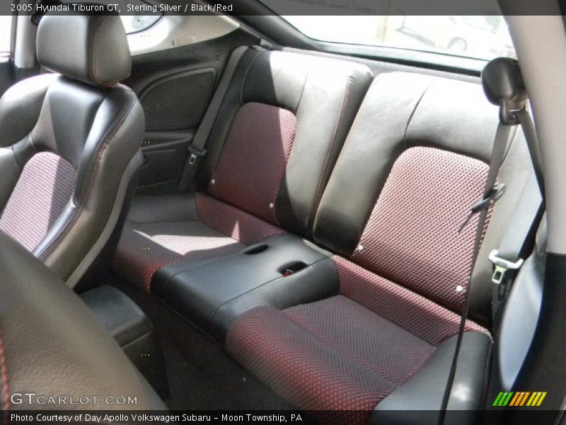Sterling Silver / Black/Red 2005 Hyundai Tiburon GT