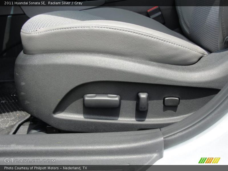 Radiant Silver / Gray 2011 Hyundai Sonata SE
