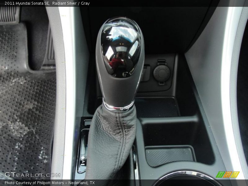 Radiant Silver / Gray 2011 Hyundai Sonata SE