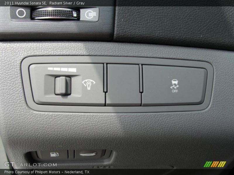 Radiant Silver / Gray 2011 Hyundai Sonata SE