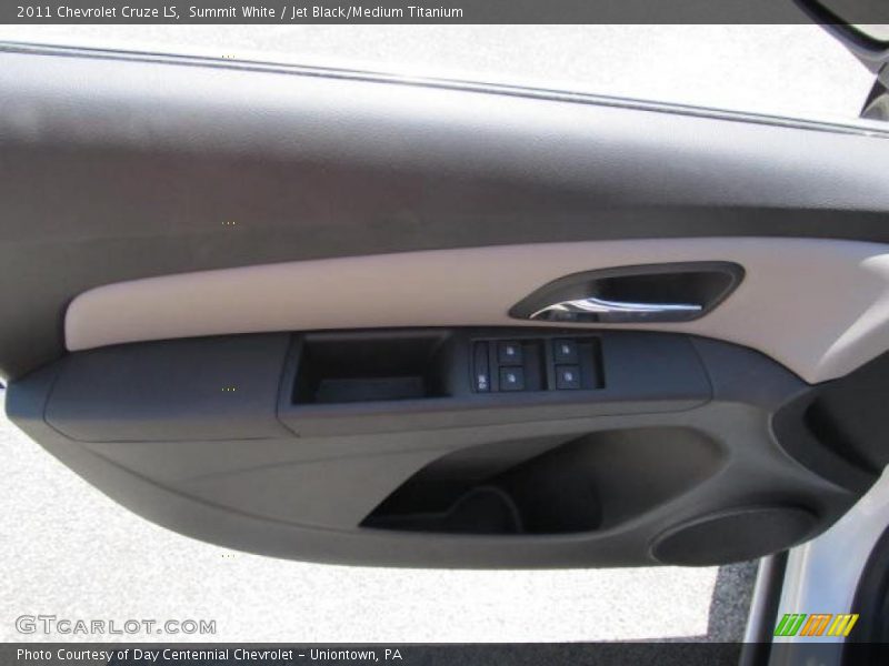 Summit White / Jet Black/Medium Titanium 2011 Chevrolet Cruze LS