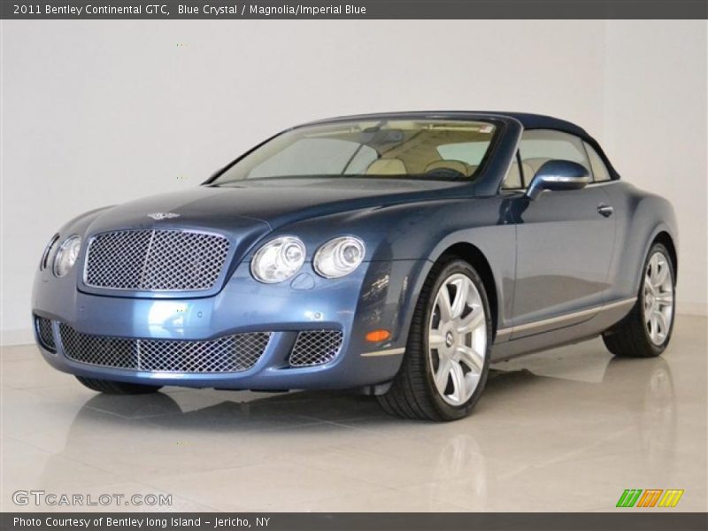 Front 3/4 View of 2011 Continental GTC 