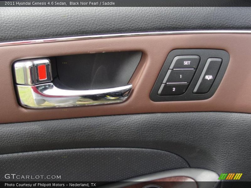 Controls of 2011 Genesis 4.6 Sedan