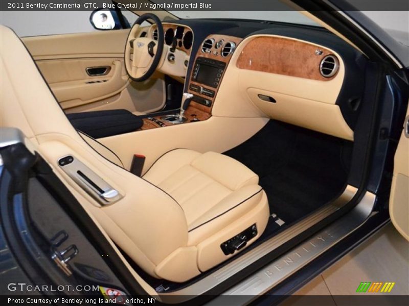 Dashboard of 2011 Continental GTC 