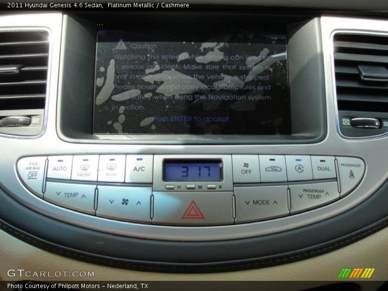 Controls of 2011 Genesis 4.6 Sedan