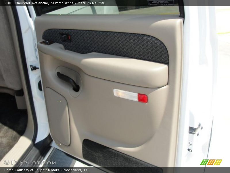 Summit White / Medium Neutral 2002 Chevrolet Avalanche