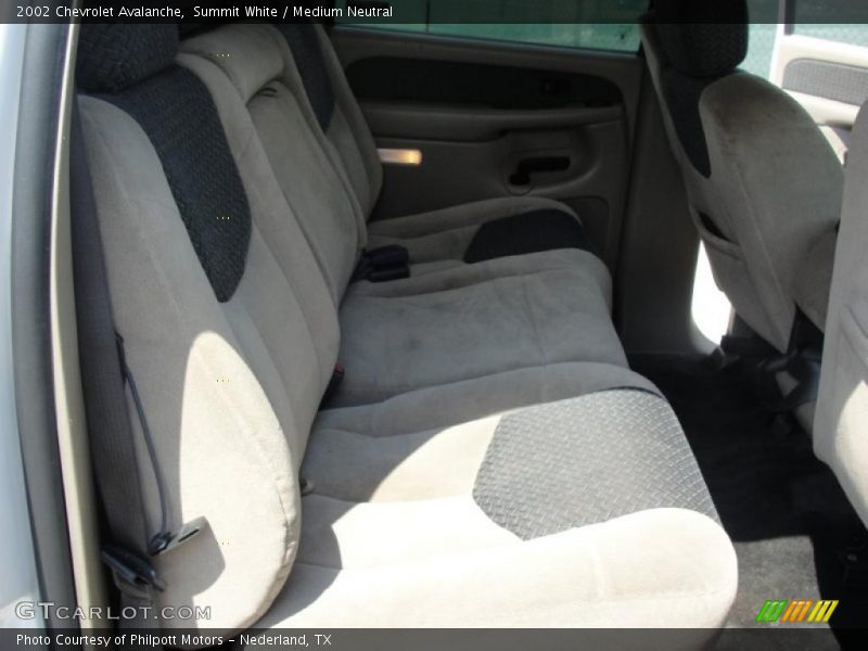 Summit White / Medium Neutral 2002 Chevrolet Avalanche