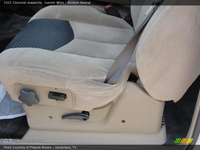Summit White / Medium Neutral 2002 Chevrolet Avalanche