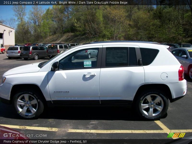 Bright White / Dark Slate Gray/Light Pebble Beige 2011 Jeep Compass 2.4 Latitude 4x4