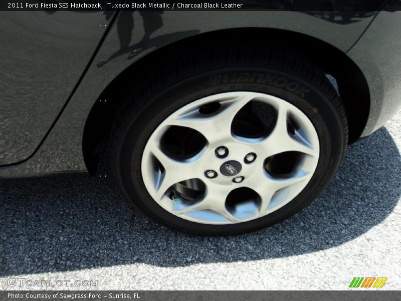 Tuxedo Black Metallic / Charcoal Black Leather 2011 Ford Fiesta SES Hatchback