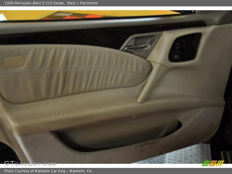 Black / Parchment 1998 Mercedes-Benz E 320 Sedan