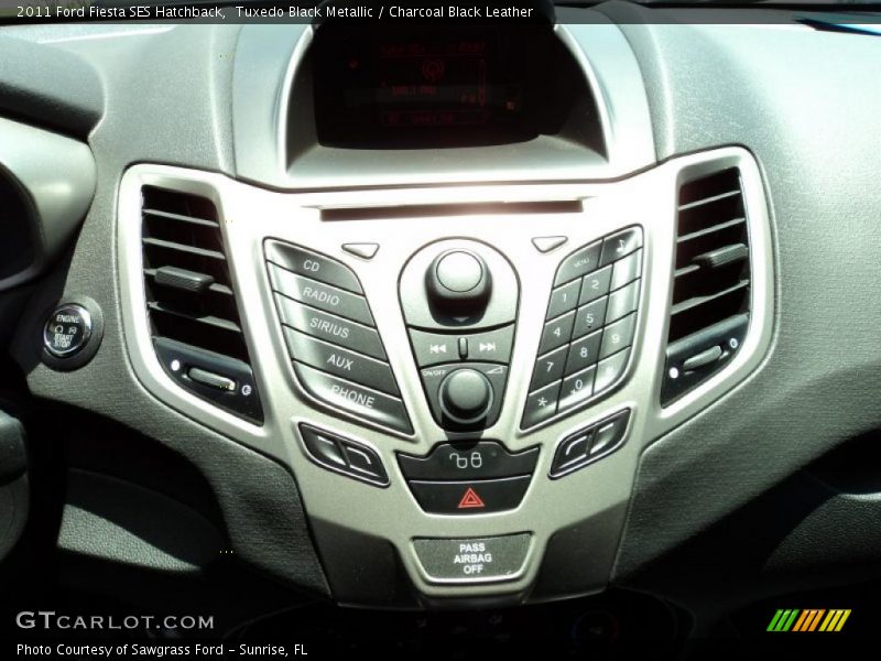 Tuxedo Black Metallic / Charcoal Black Leather 2011 Ford Fiesta SES Hatchback