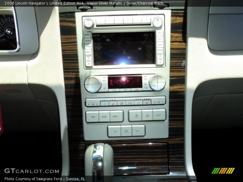 Controls of 2008 Navigator L Limited Edition 4x4