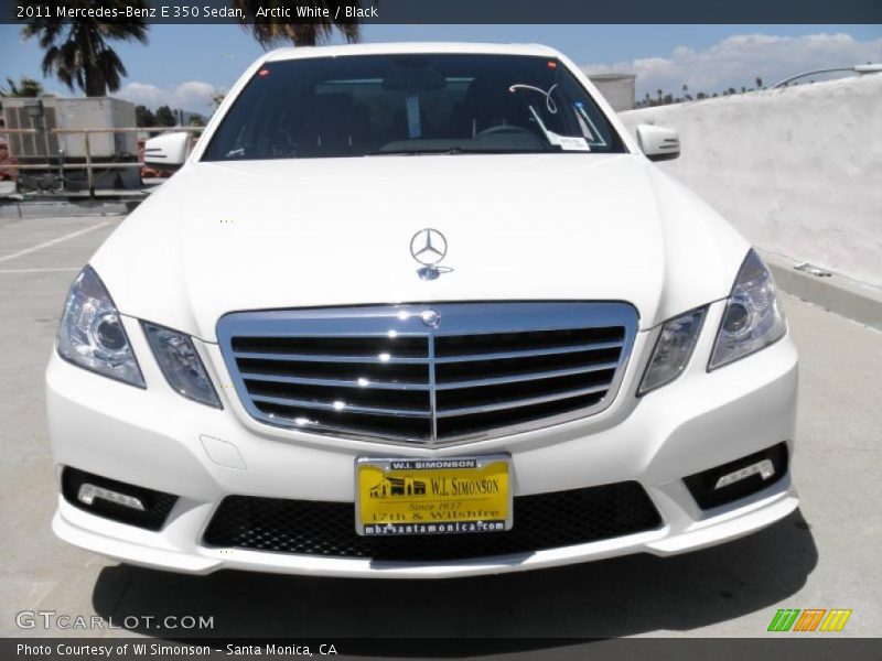 Arctic White / Black 2011 Mercedes-Benz E 350 Sedan