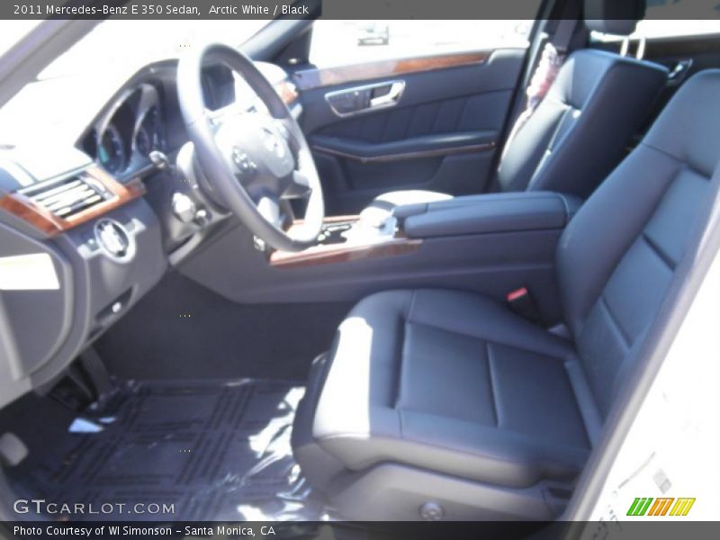 Arctic White / Black 2011 Mercedes-Benz E 350 Sedan